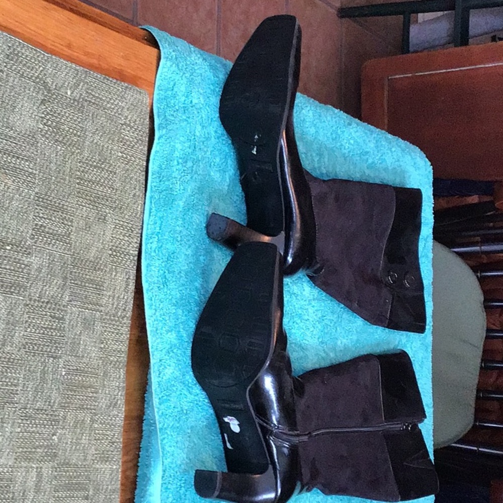 Ladies boots black. Etienne Aigner black